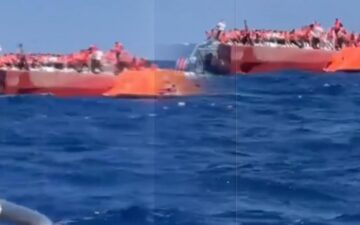 Girne açıklarında gemi alabora